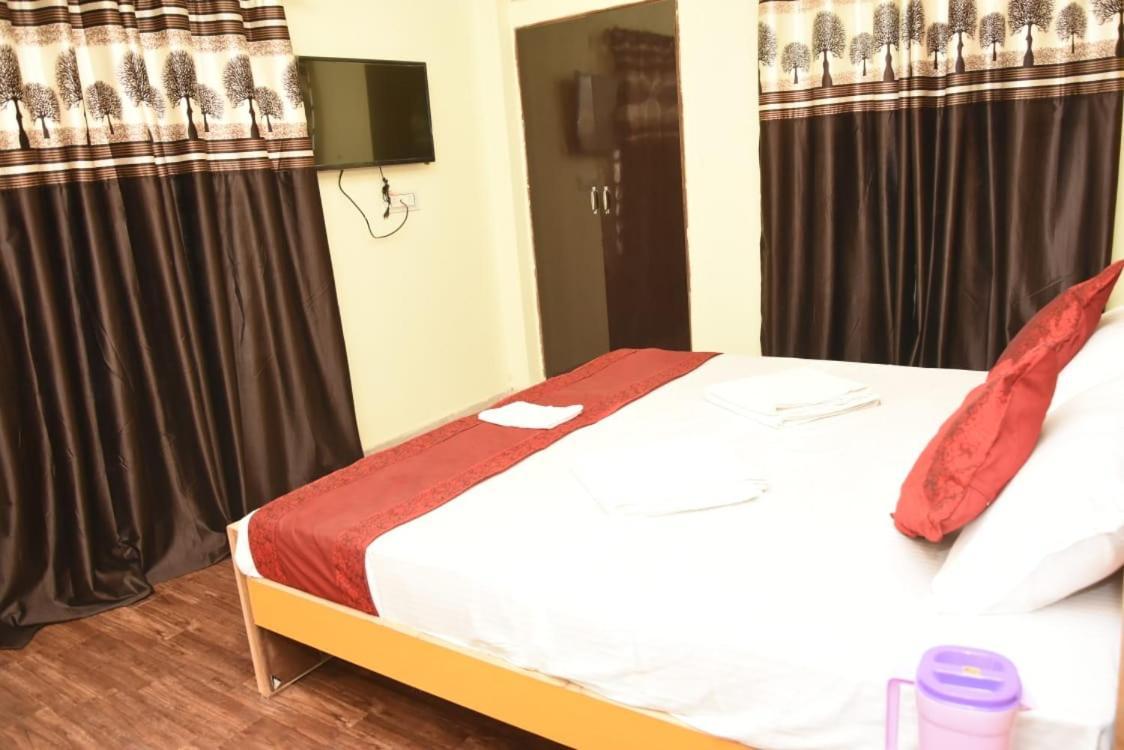 Varanasi Paradise Extérieur photo