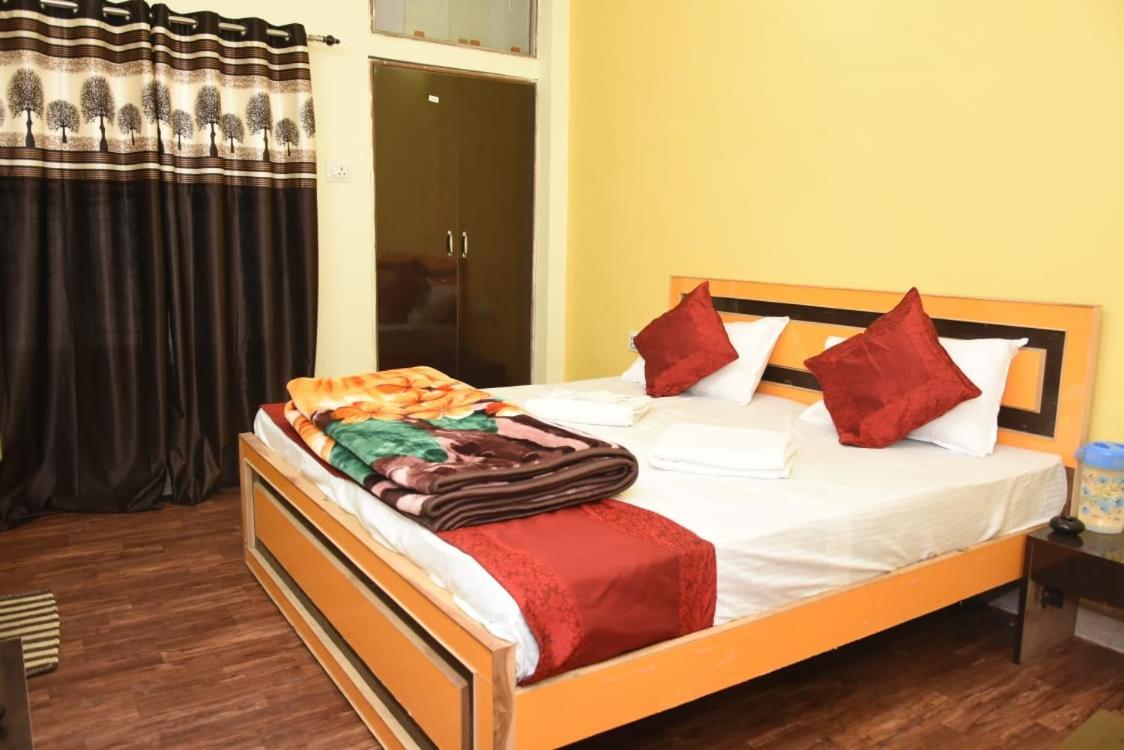 Varanasi Paradise Extérieur photo