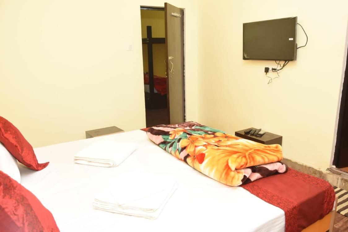 Varanasi Paradise Extérieur photo